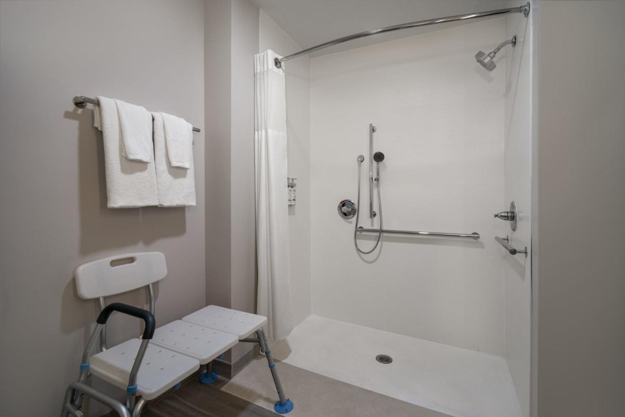 Holiday Inn Express & Suites Muskegon - Grand Haven By Ihg Zewnętrze zdjęcie